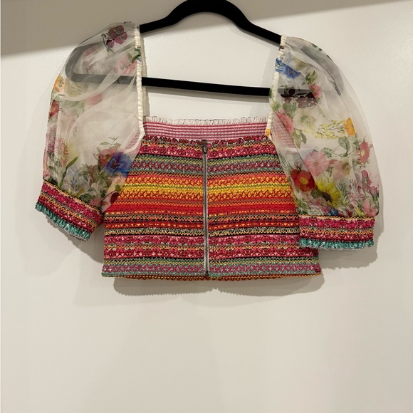 Alice + Olivia Vibrant Crop Top with Puff Sleeves - Picture 3 of 3